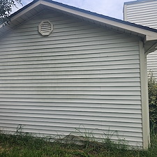 Heavy-mold-removal-during-residential-house-soft-wash-in-Jacksonville-North-Carolina 0