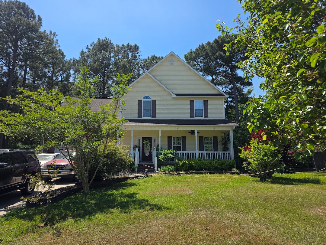 Organics removal from Vinyl siding, brick work, vinyl fence, and deck rejuvenation in Swansboro, NC Thumbnail
