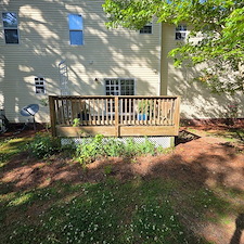 Organics-removal-from-Vinyl-siding-brick-work-vinyl-fence-and-deck-rejuvenation-in-Swansboro-NC 4